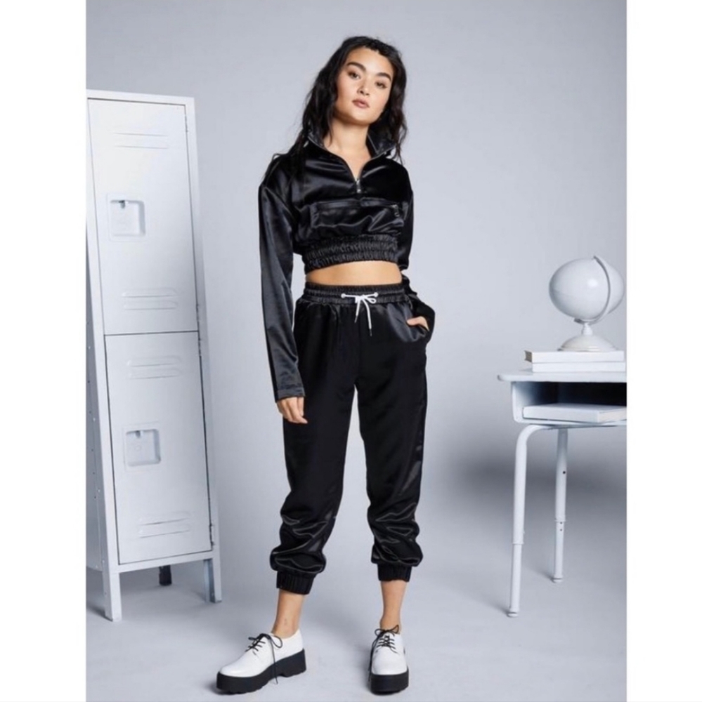 NWT Eggie Sheena Silky Pants M